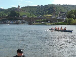Schülerruderer auf der Mosel in Cochem